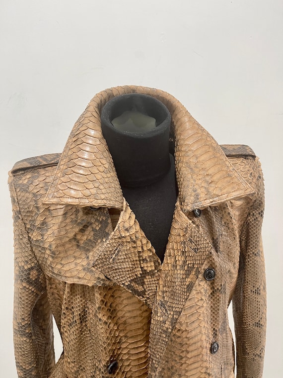 美品/希少✨　TOMCAT LEATHER コート　パイソン　ヘビ革　ベージュ系 ドラゴンパイソンレザートレンチコート、メンズスネークスキンコート