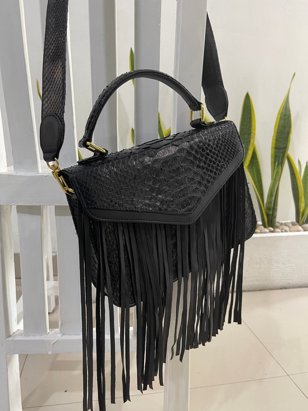 【最終値下げ】GIBOUS CROSS SNAKE HOBO BAG $_12.JPG?set_id=880000500F