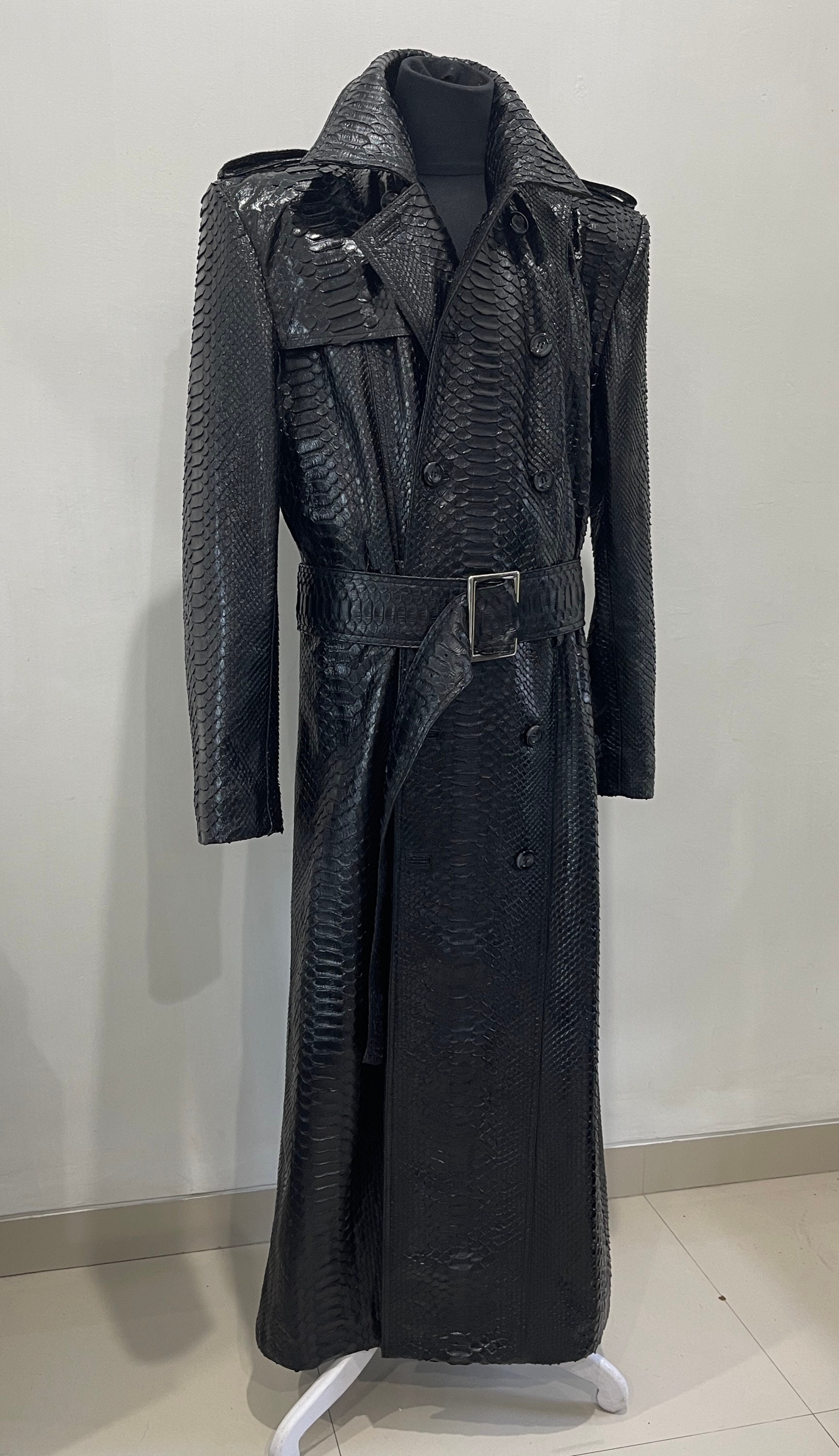 ジャケット・アウター unknown black pythons long coat Black Snakeskin Women's Coat, Trench Leather Coat, Long