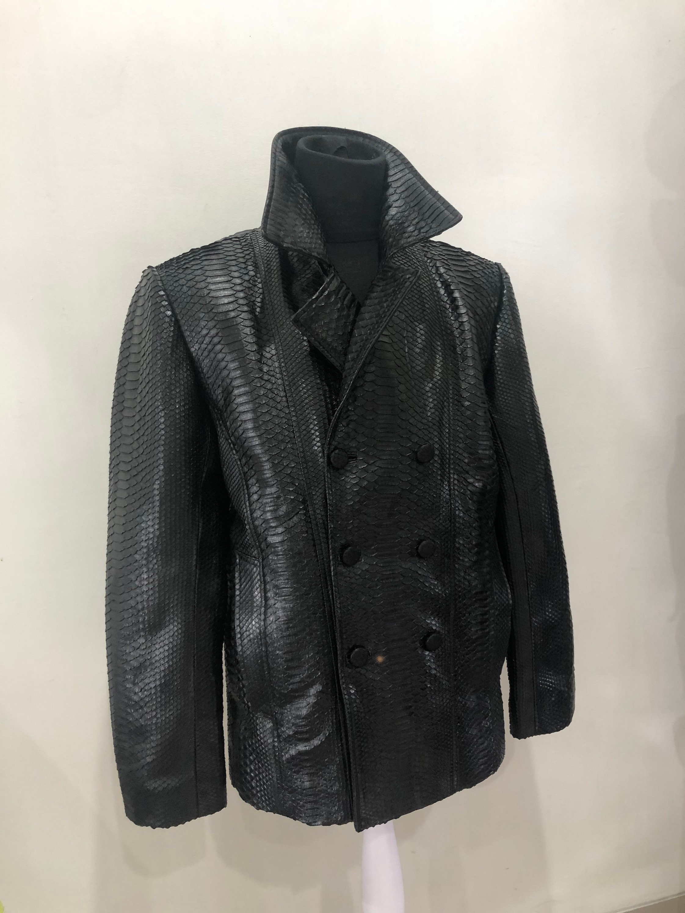 Veste en peau de serpent pour homme Veste en cuir de python noir Veste en cuir de bureau pour homme Manteau en cuir de python Manteau en peau de serpent pour homme