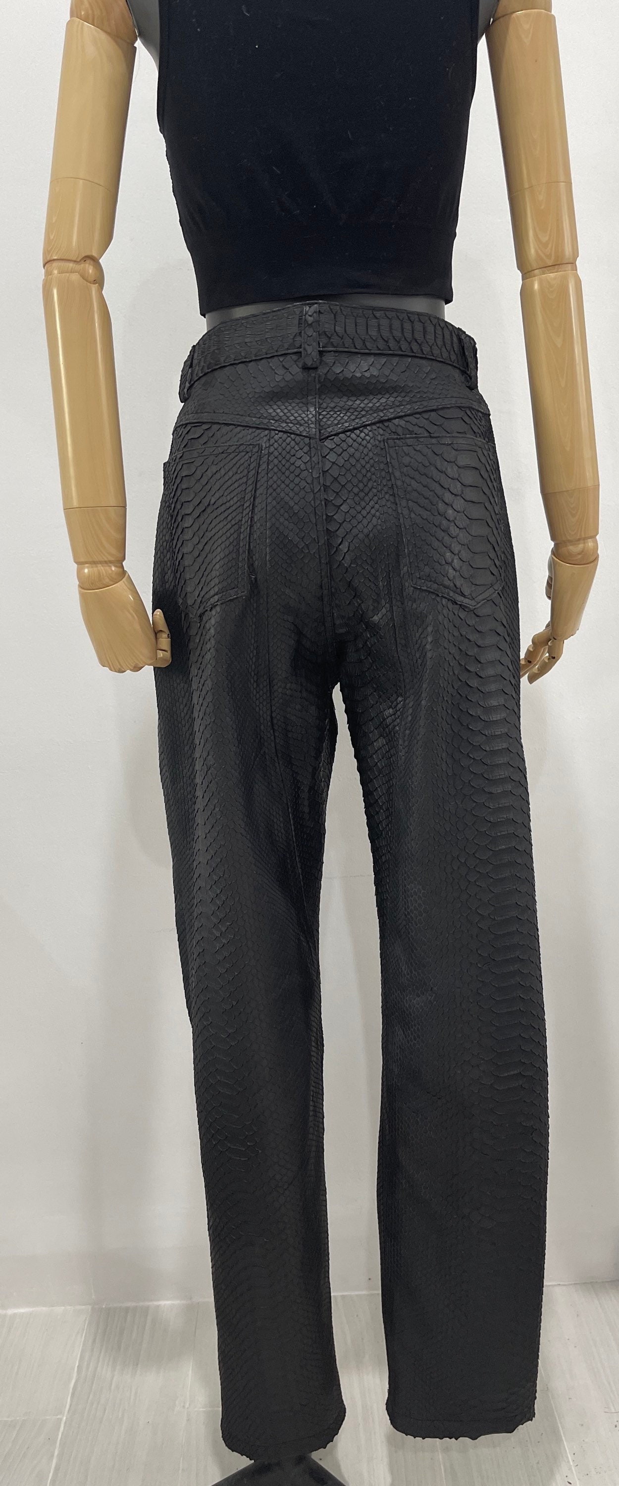 ビンテージ 本革 レザーショートパンツ スネーク柄 ヴィンテージ風フェイクレザーショートパンツ – EGOIST