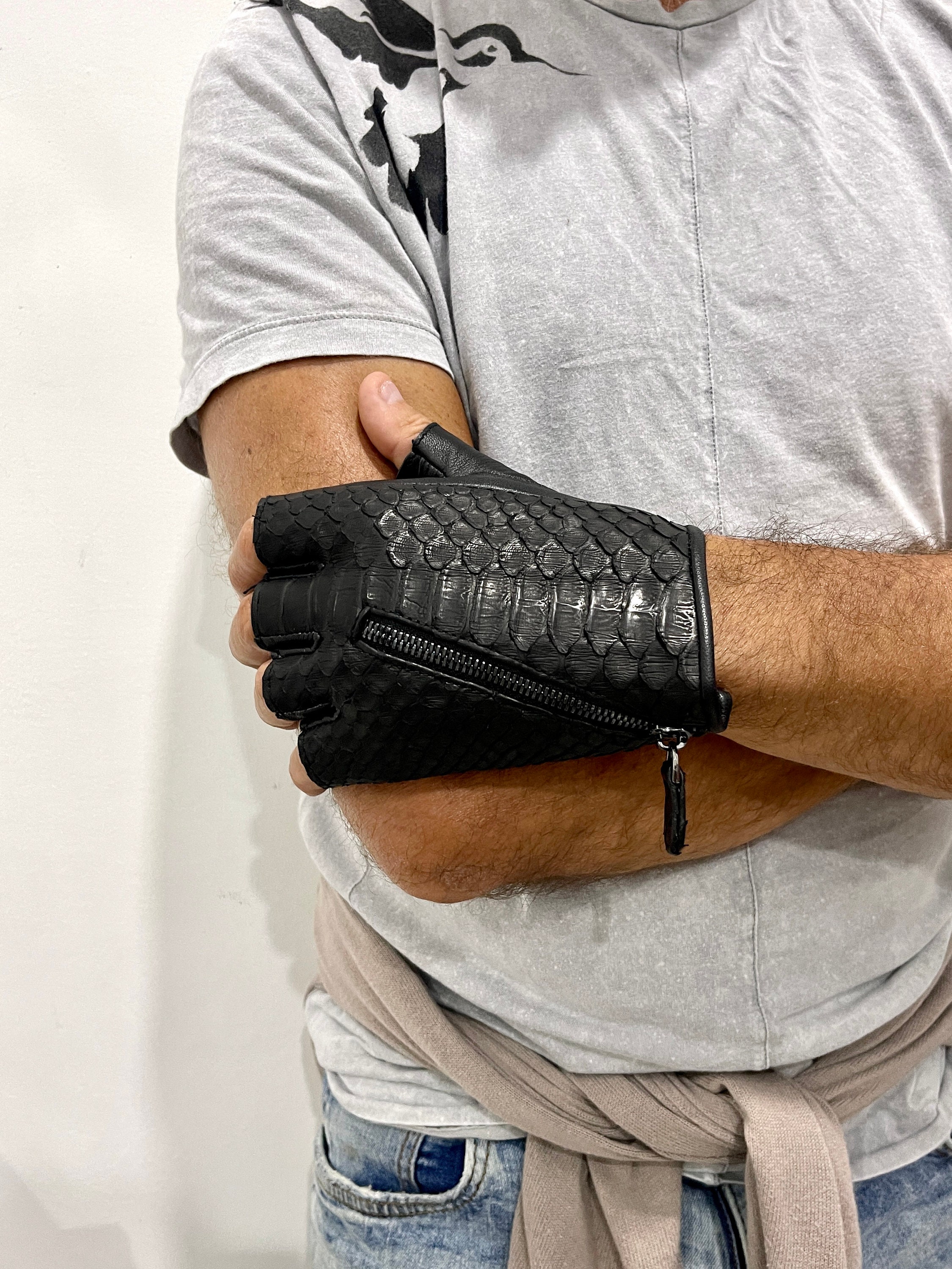 ヘビ革手袋ミトン、ブラックパイソンレザーミトン、ラムレザーミトン