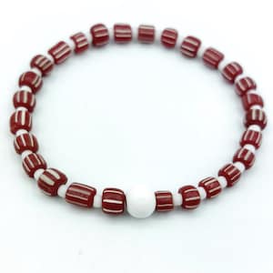 ARMBAND aus Java Perlen in rot weiß gestreift Made in Germany im Boho Ibiza Look