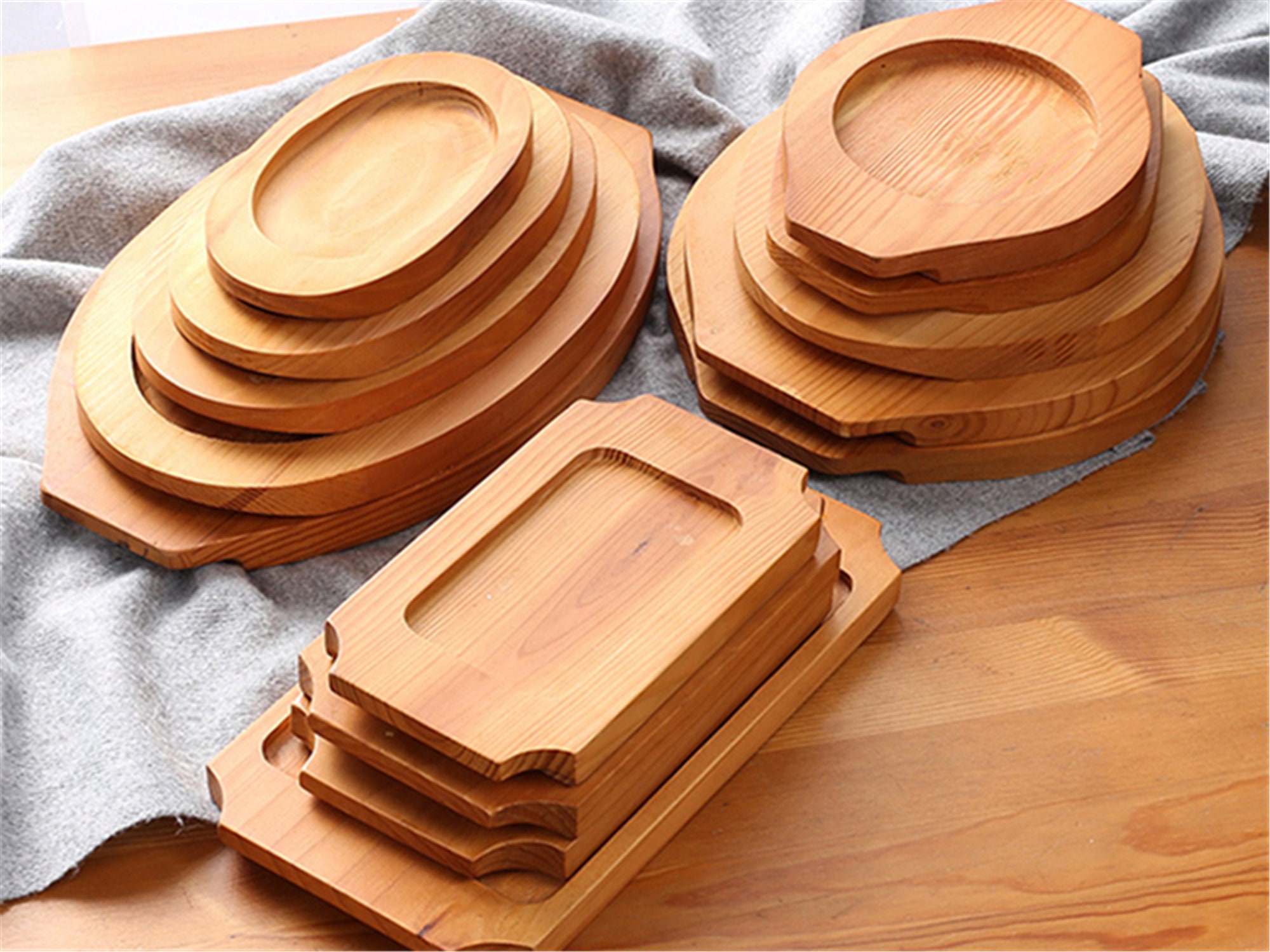SET Round Square Pine Wood Plates Christmas Dinnerware Set Etsy