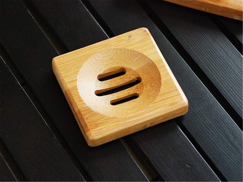 Soap Dish Holder Wood Unique Reusable Compostable Bamboo Soap Drainer Tray Bathroom Suqare Soap Box Dispenser