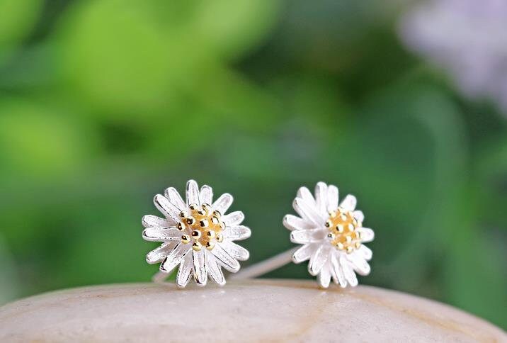 UK Daisy Sterling Silver Stud Earrings Gift Boxed