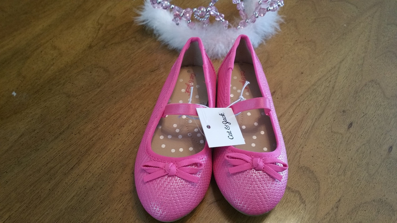new hot pink ballet girls shoes, size 6, cat and jack, pink slipper shoes, has bows, dressy, formal, rubber sole, preppy, femini