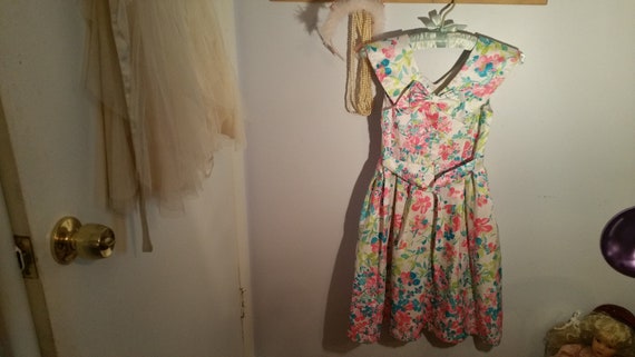 Vintage Blue Pink Flowered Girls Formal Sleeveless Dress, size 10, v neckline, sashes, bow, open back, Easter, Spring,summer,flowers,wedding Vintage Blue Pink Flowered Girls Formal Sleeveless Dress, size 10, v neckline, sashes, bow, open back, Easter, Spring,summer,flowers,wedding