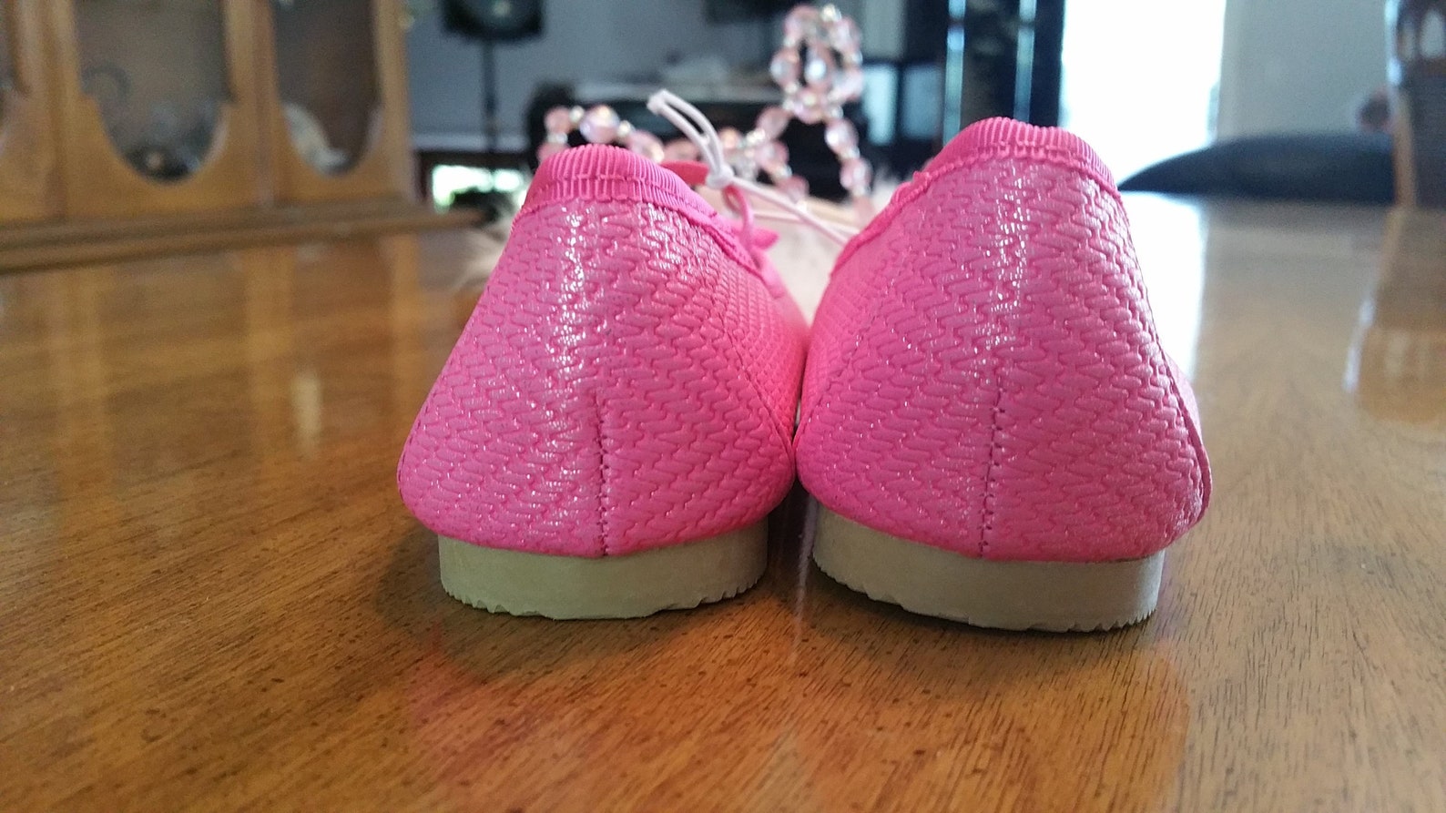 new hot pink ballet girls shoes, size 6, cat and jack, pink slipper shoes, has bows, dressy, formal, rubber sole, preppy, femini