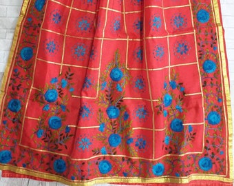 Handgefertigte Chanderi Seide Phulkari Dupatta: Kantha Stitch Bestickter Schal