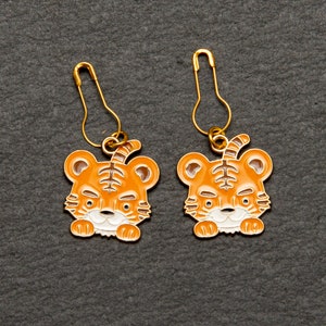 Enamel stitch markers with safety pins set of 2 - charm, tiger, knitting accessories, knitting, crochet accessories, crochet, handmade