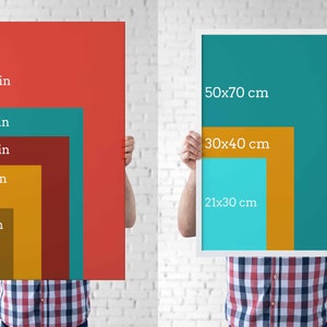 Pu&ograve; includere: Una persona tiene in mano diverse dimensioni di stampe in una cornice bianca. Le stampe sono di vari colori, tra cui rosso, arancione, giallo, verde acqua e blu. Le dimensioni sono elencate in pollici e centimetri. Le stampe sono 24x36 pollici, 18x24 pollici, 16x20 pollici, 12x16 pollici, 8x10 pollici, 50x70 cm, 30x40 cm e 21x30 cm.