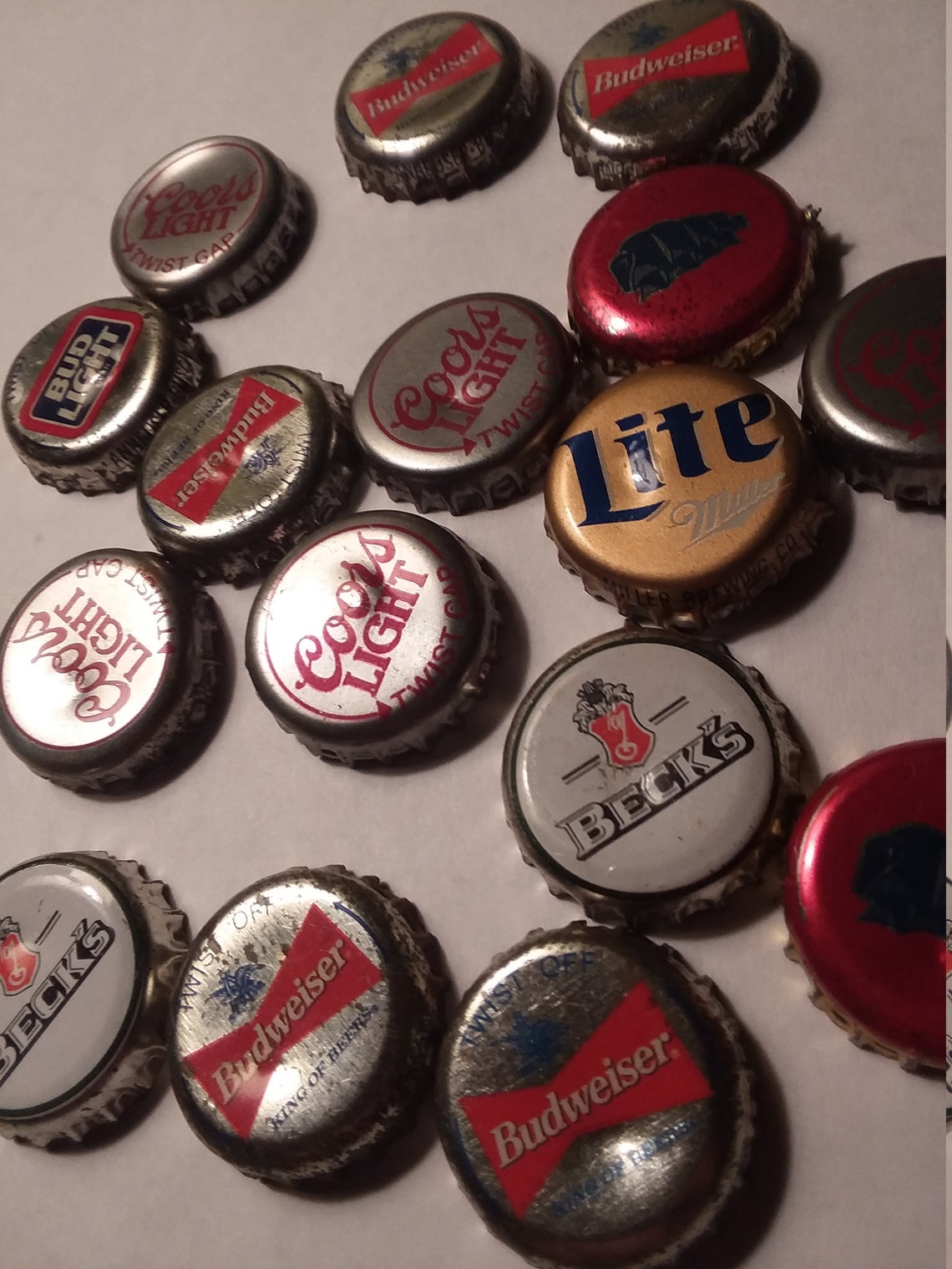 25 Piece Assorted Vintage/New Beer Bottle Caps Budweiser Etsy