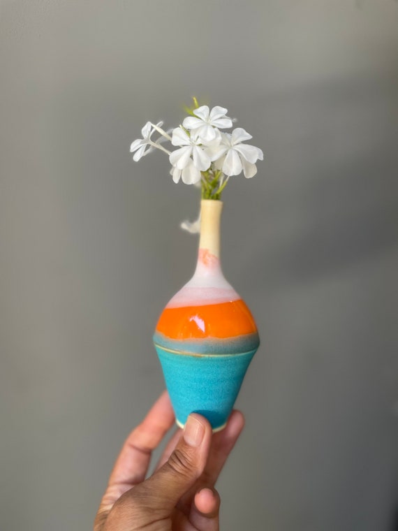 オレンジと白の模様の陶器花瓶 手作りの磁器製ミニ花瓶：オレンジ、ターコイズ、ホワイト - Etsy 日本