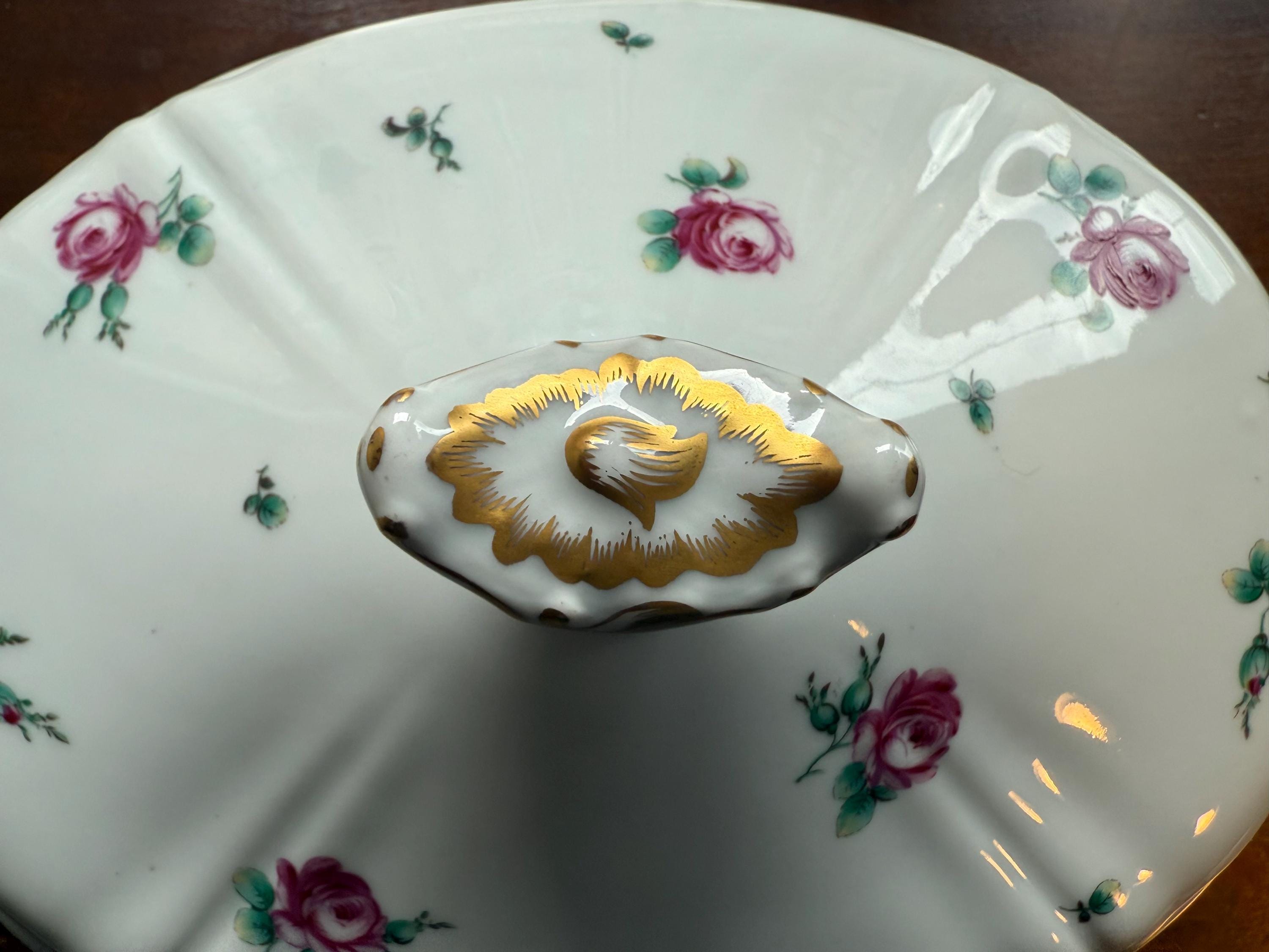 リチャード ジノリ 白磁チューリーン - バラの花びらと緑の葉 - Etsy 日本
