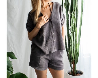 Muslin set.Organic cotton clothes.Double gauze blouse and shorts.V-neck blouse.Summer jacket.Relax fit wear.Button-down top.Summer outfit.