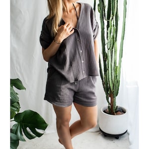 Muslin set.Organic cotton clothes.Double gauze blouse and shorts.V-neck blouse.Summer jacket.Relax fit wear.Button-down top.Summer outfit.