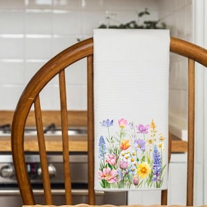 Wildflowers Kitchen Dish Towel, Floral Hand Towel, Gardener Home Decor, Spring Dishcloth, Housewarming Gift, Nature Lover Gift