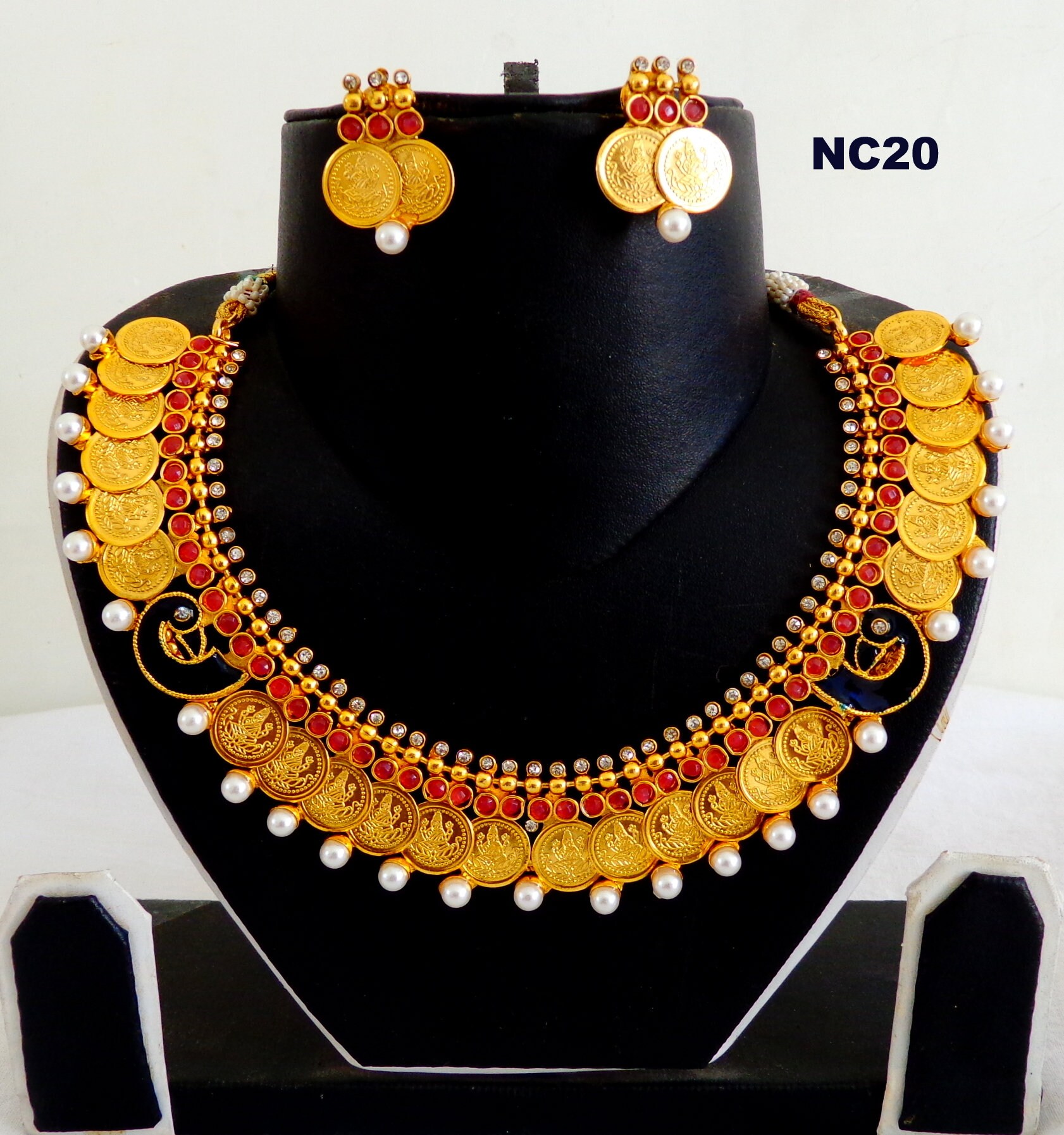 Ginni pendant design gold Clearance