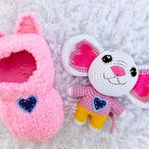 Crochet mouse Sculpture  with cocon and sewn mouse Sculpture in cocon