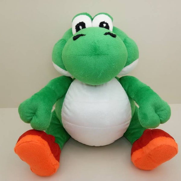 Beeg Yoshi Plüsch Skulptur