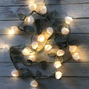 Fairy lights 20 roses, bush florets, leaves garland, battery image 2