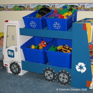 blue recycling truck toy