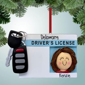 キーフォブ付き免許証 - 女性用 ブラウン - クリスマスオーナメント - 新規ドライバー - 初めての車 - 1台目 - トラック - 許可証 - 無料パーソナライゼーション