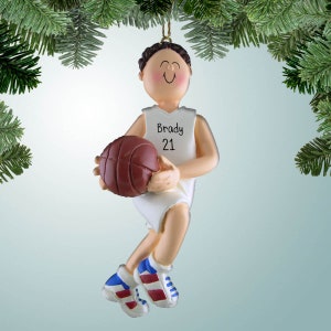 Personalisierter Basketball Mann mit weißer Uniform - Braunes Haar - Weihnachtsverzierung - Team Geschenkideen - Starspieler - Dribbler