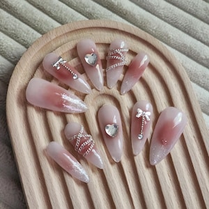 Aura Glam | Reusable Gel Press On Nails | Bow Nails | Aura Nails