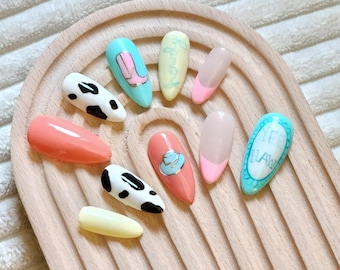 Uñas postizas cromadas de vaquera: estilo rodeo occidental