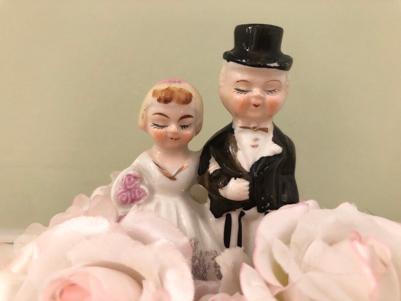 Wedding cake figurines topper bride and groom vintage image 4