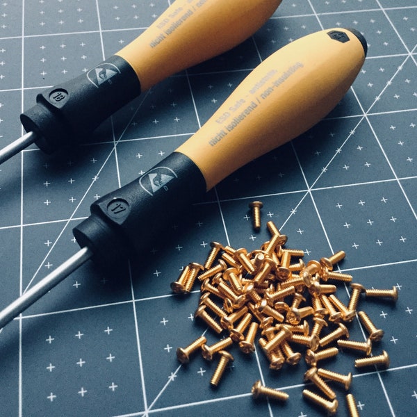 Benchmade 570 Presidio ll Gold Pocket Clip Screws