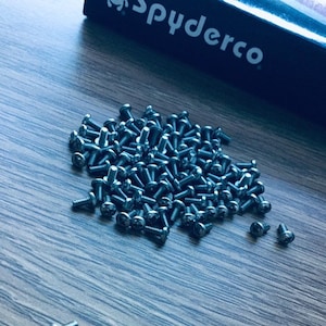 Fits Many Spyderco Knives • SILVER PHILIPS Pocket Clip Screws - 3x Pocket Clip Screws Per Order Fits Many Spyderco Models Spyderco Knives