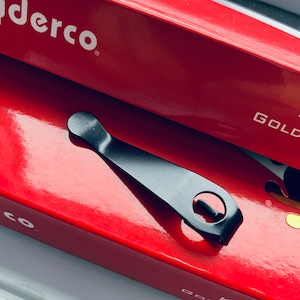 Serve para muitos modelos Spyderco • Clipe de bolso profundo de titânio • Muitos modelos Spyderco listados - 1x clipe de bolso Spyderco atualiza o clipe Spyderco