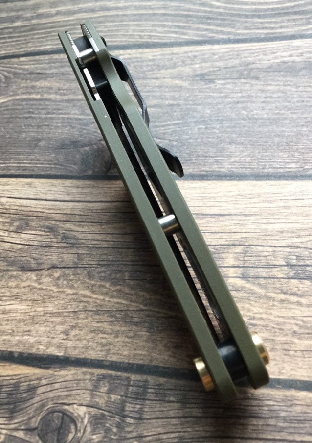 Fits Spyderco Paramilitary 2 • Brass Lanyard Stud • Model A 1x Stud