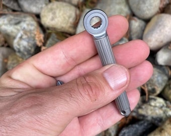 TITANIUM Manual Bit Driver Tool + Breaker Tip Keychain Carry Magnetic Screwdriver Tool CUSTOM Pocket Carry Gear Titanium Tool Gift For Him