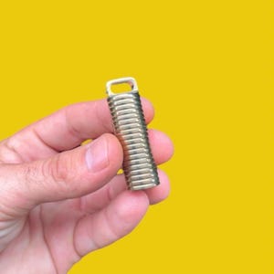 Capsule OR avec doublure en titane, construction en titane, capsule étanche à emporter avec soi - 1 porte-capsule à pilules personnalisé EDC Pocket Gear titane