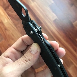 Fits Spyderco Paramilitary 2 • Titanium Military Ribs • 2x Scale Insert Screws - Black