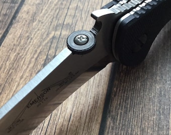 Cuchillos Emerson • Tornillo de repuesto Phillips de titanio para disco de pulgar. Compatible con muchos modelos Emerson. Tornillos de mejora para cuchillos personalizados (1 tornillo solamente, sin disco).