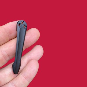 Fits Spyderco Models • 3D Milled Titanium Pocket Clip • Compatible Spyderco Models Listed In Description • 1x Clip - BLACK