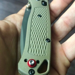 Fits Benchmade Mini Bugout • Scale Insert Stud • 1x Ring + Screw / Red