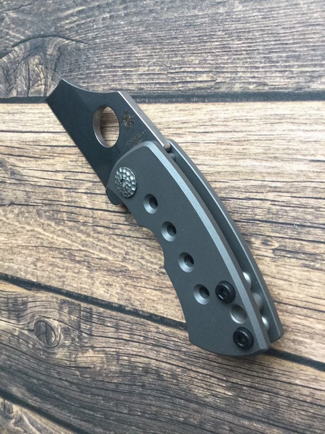 Spyderco McBee • Black Barrel Scale Screws • 2x Front Scale Screws