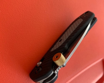 Perno para pulgar Benchmade JUMBO XL de latón Pernos para pulgar para cuchillos Benchmade Mejoras personalizadas para cuchillos Modelos Benchmade listados (1 perno para pulgar)