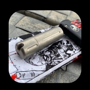 Titanium Kapsel S1 Edition perlenbedampft Finish Wasserdicht Stash Pille Tragen Tasche Ausrüstung Werkzeug Outdoor Camping Rucksack 1x Kapsel pro Bestellung