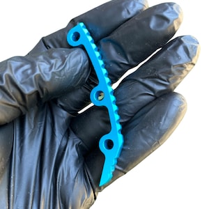 Serve para Hinderer XM-18 3,5” (somente) espaçador traseiro de alumínio azul anodizado • Hardware de atualização Hinderer CNC personalizado XM-18 3,5” / 1x espaçador traseiro