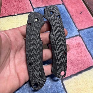 Fits Spyderco Paramilitary 2 CUSTOM Carbon Fiber Off Set Scale Set - One Set