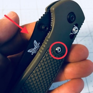 Fits Benchmade Large Griptilian • Button Nasa Grade Titanium Scale Screws • Large Front And Back Centre Scale Screws • 2x Screws Per Order