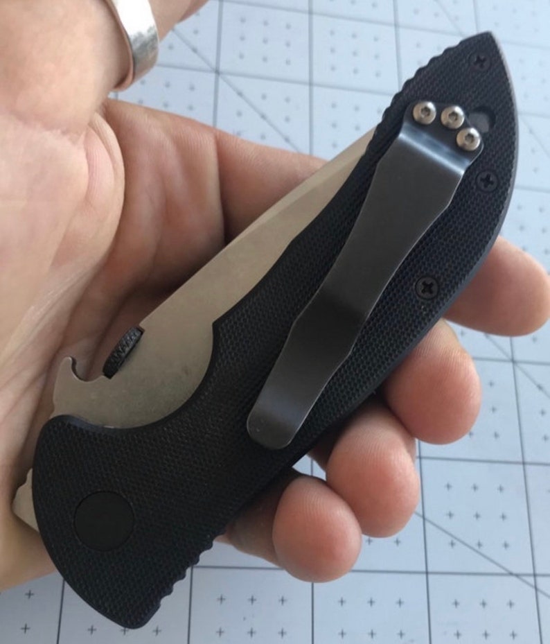 Emerson Super Commander + CQC TITANIUM TORX-skruvar • 3x reservskruvar med fickklämma Anpassade skruvar för Emerson-knivar Passar Emerson-modeller bild 1