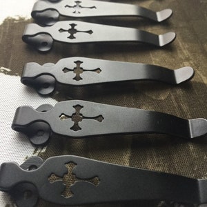 Spyderco ナイフモデルに適合 チタン ブラック クロス ポケットクリップ Spyderco ナイフポケットクリップ アップグレード 1x ポケットクリップ - モデルのチェックリスト